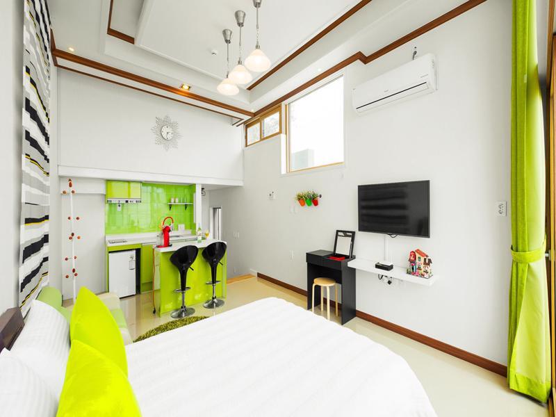 Sea & Pine Pension Namhae Exterior photo