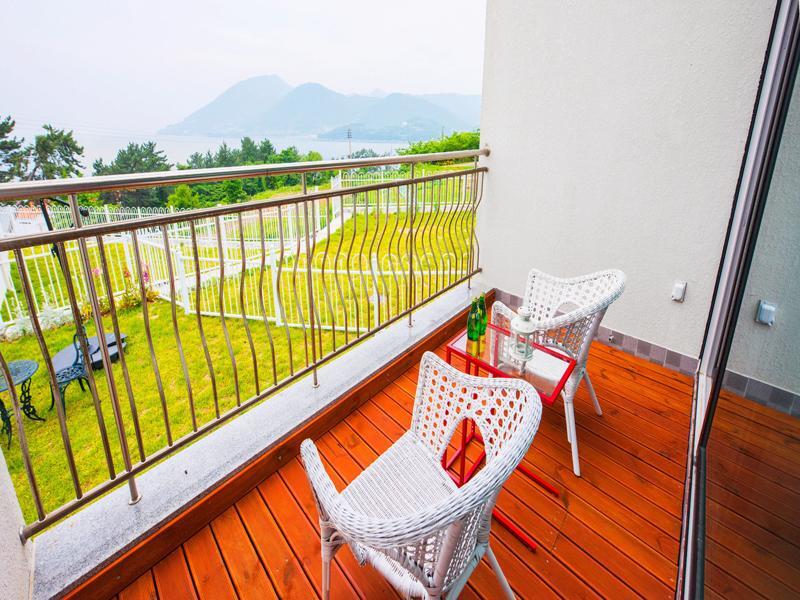 Sea & Pine Pension Namhae Exterior photo
